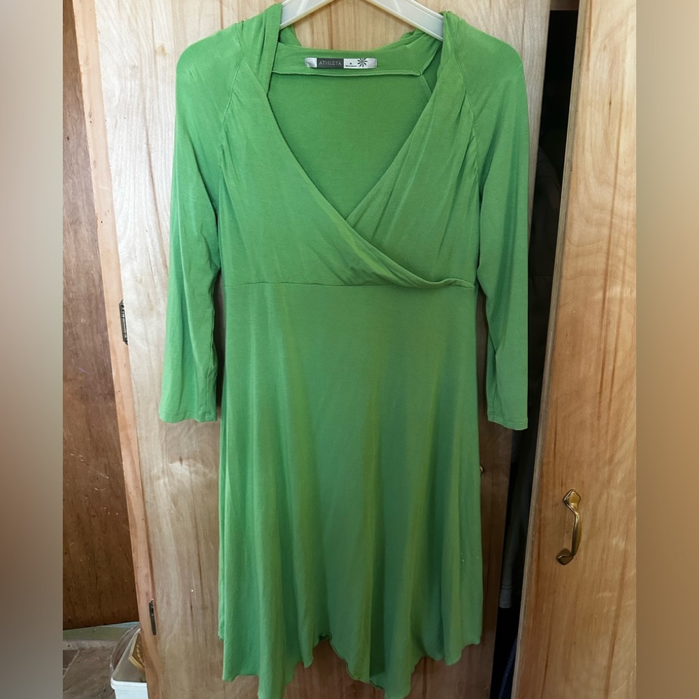 Athleta Green Wrap-Style Long Sleeve Dress hoodie shark bite hem sz M SOFT KNIT